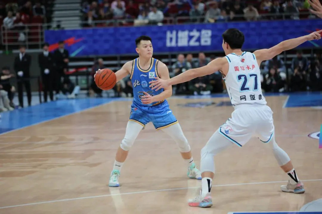 控卫如何通过视频学习提高技术水平_1